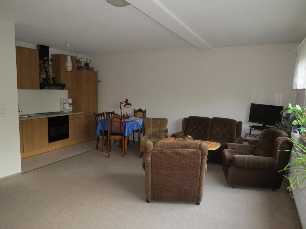 Apartment Apartment *